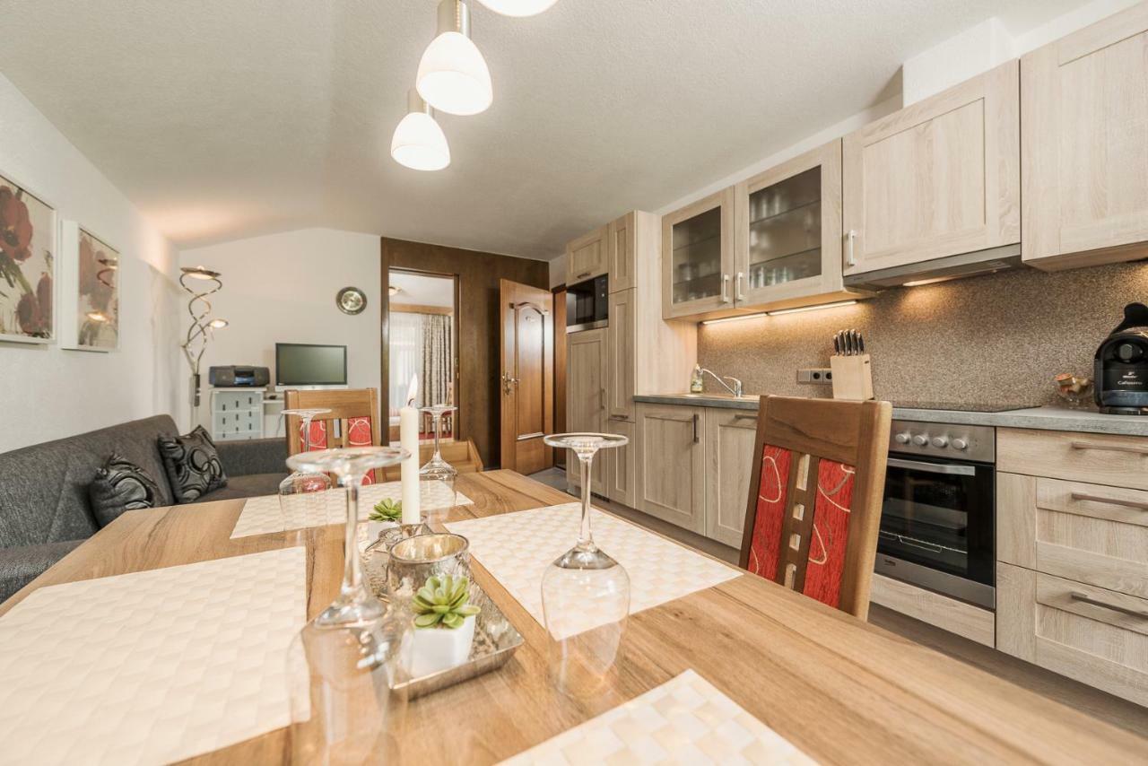 Haus Christine Otel Ried im Zillertal Dış mekan fotoğraf